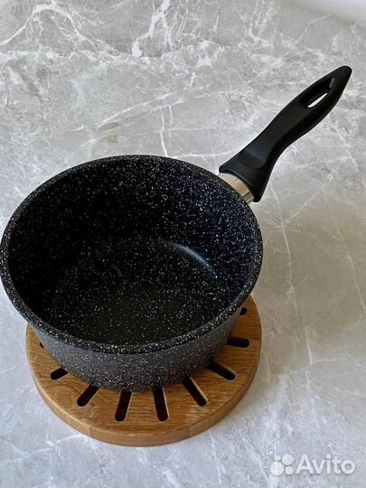 Ковш антипригарный черный 1,5 л новый