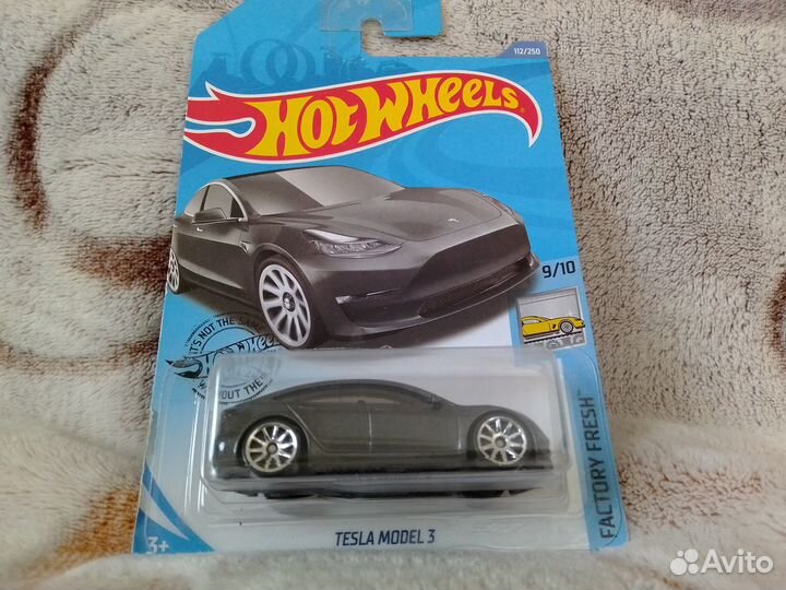 Hot Wheels - Tesla Model 3 - Хот Вилс