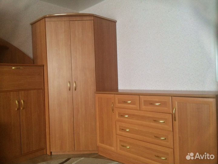 Угловой шкаф