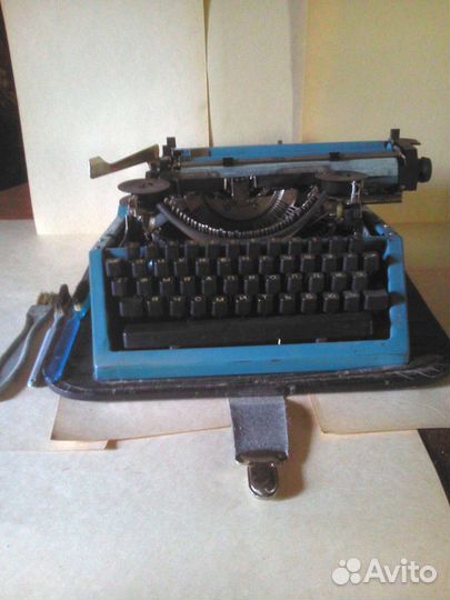 Портативная пишущая машинка