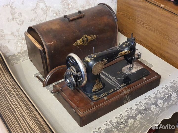 Швейная машинка Zinger (Полностью рабочая)
