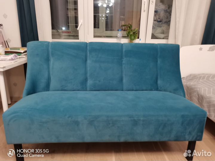 Диван синий, торг уместен