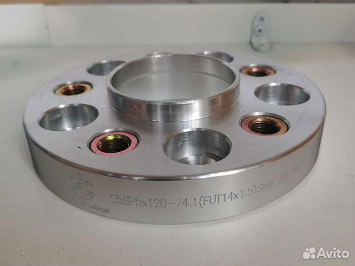 Колёсные проставки на BMW X5 E70