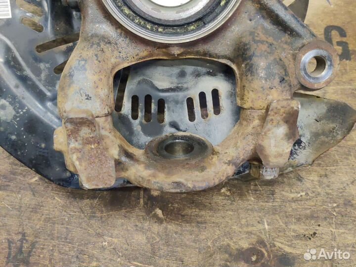 Кулак передний правый Toyota LC200 2016г 1vdftv