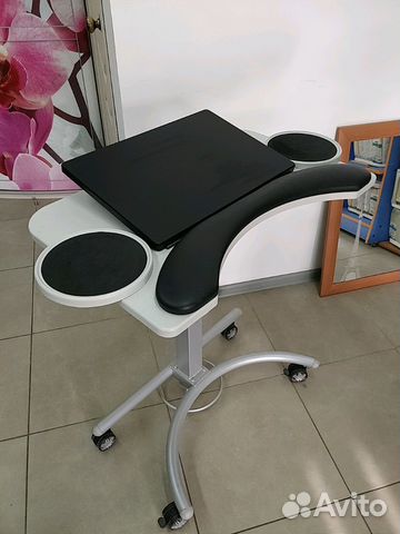 Столик для ноутбука