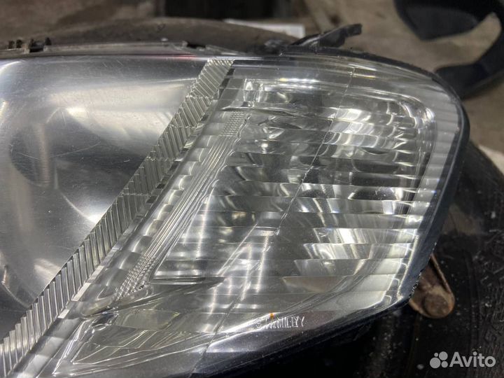 Фара mitsubishi L200
