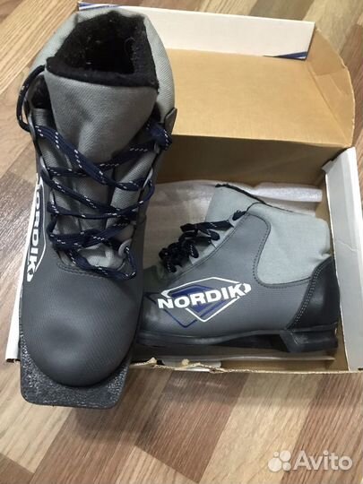 Лыжные ботинки