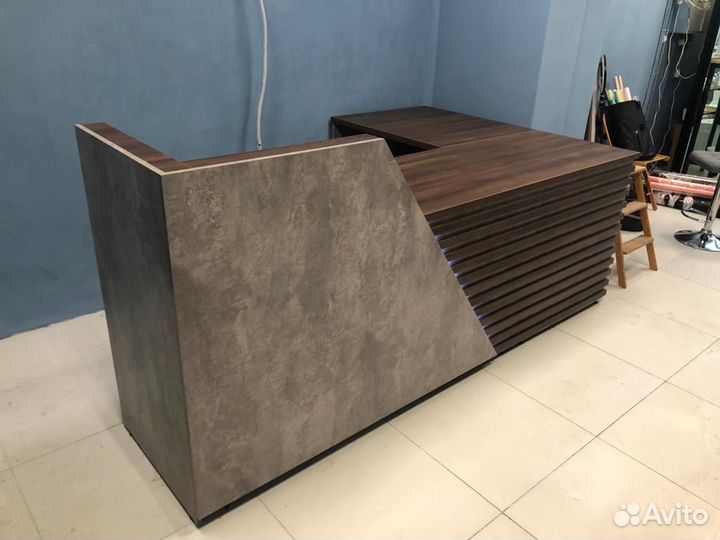 Стойка, стол флориста, ресепшн