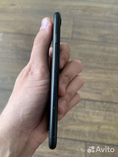 Телефон iPhone 7