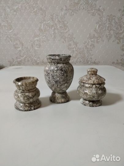 Шкатулка, ваза, подсвечник из натурального камня