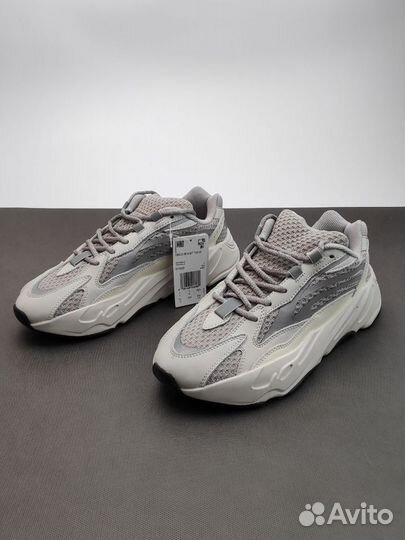 Кроссовки Adidas Yeezy boost 700 v2