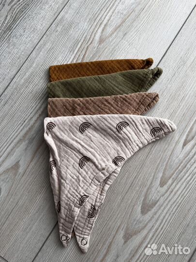 Слюнявчик нагрудник муслиновый