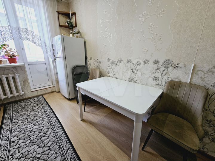 2-к. квартира, 57 м², 1/4 эт.