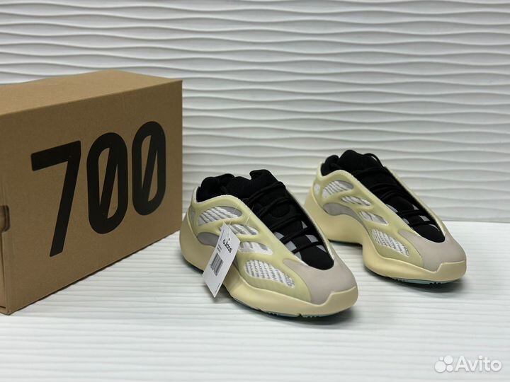 Кроссовки adidas yeezy 700 V3