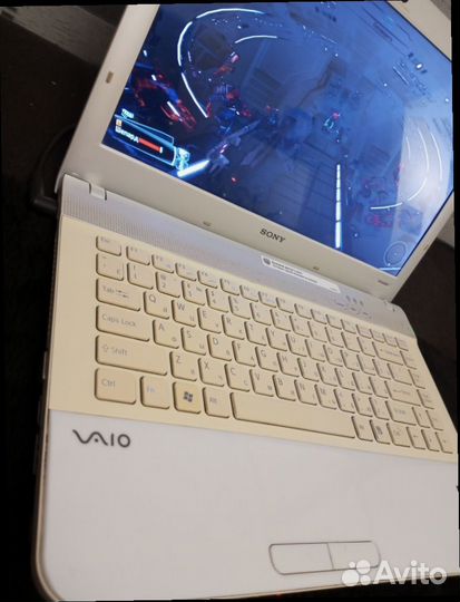 Сильный Sony Vaio I7-740QM, 16, Radeon 5000s, SSD