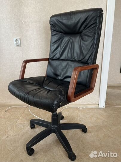 Компьютерное кресло