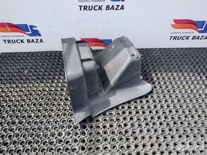 Корпус подножек левый Iveco Stralis