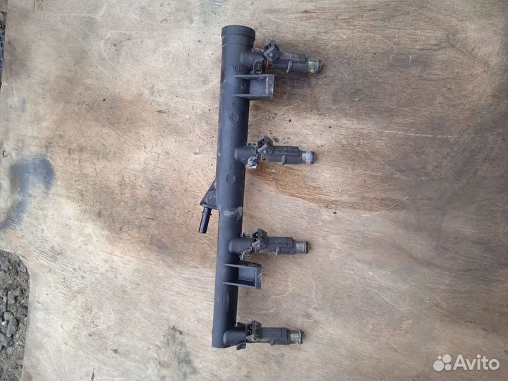 Топливная рампа Peugeot 607 2.2 рестайлинг