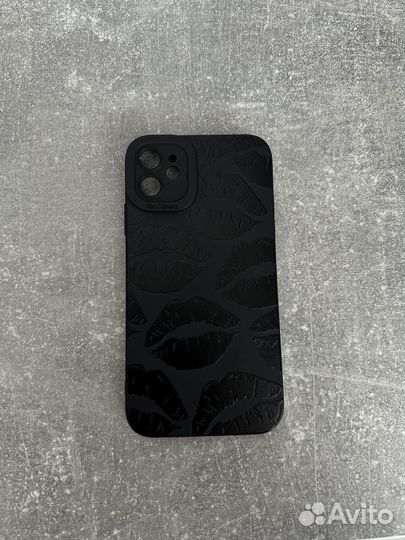 Чехол на iPhone 11