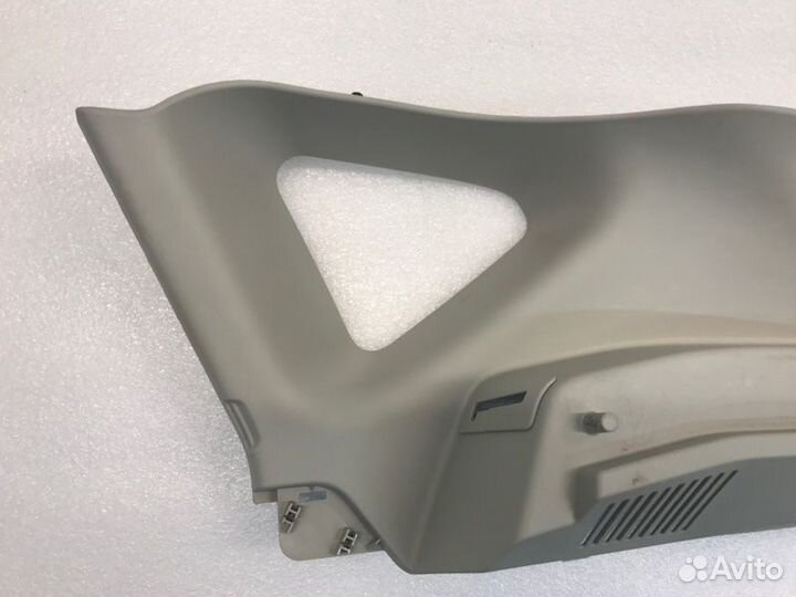 Обшивка багажника правая Nissan Qashqai 1.6 2009