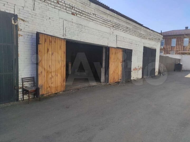 Гараж, > 30 м²