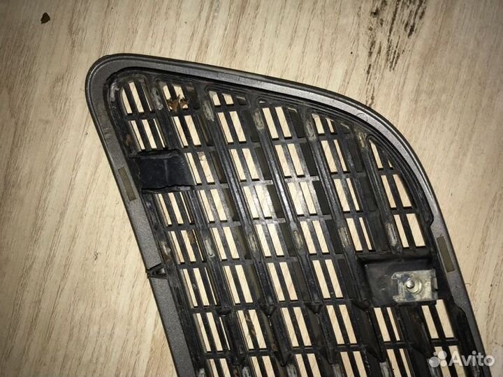 Решетка левая Mercedes S-Class W221