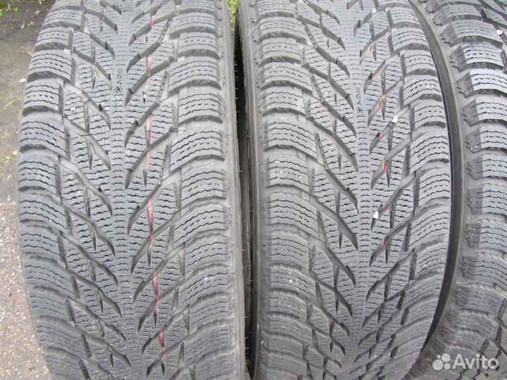 Nokian Tyres Hakkapeliitta R3 SUV 215/65 R16 102R