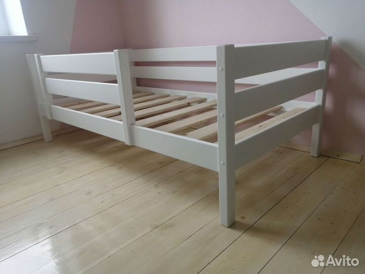 Детская кровать из массива сосны