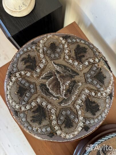 Пуф для ног футстул антикварный бисер. Англия