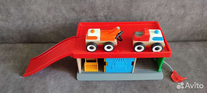 Гараж с машинками IKEA