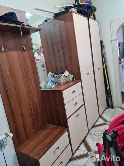 Прихожая с двумя шкафами, бу