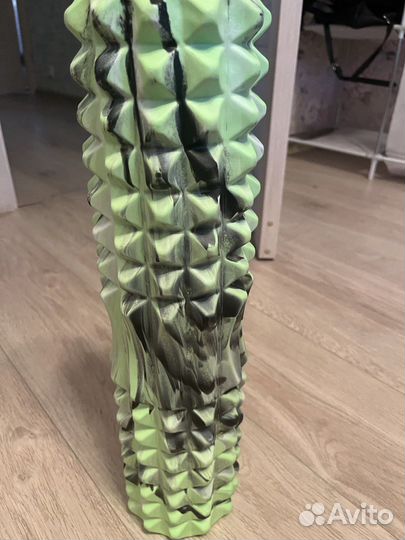 Массажный валик средней жесткости