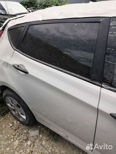 Задняя правая дверь Hyundai Solaris хетчбэк 15г