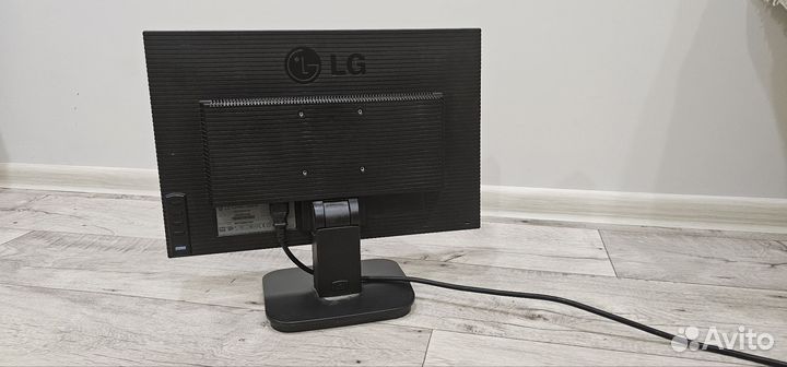 Монитор LG