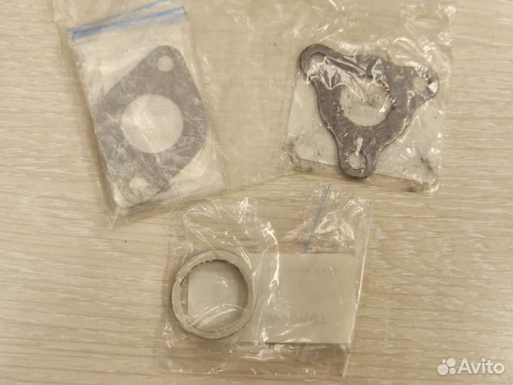 Прокладка глушителя на скутер