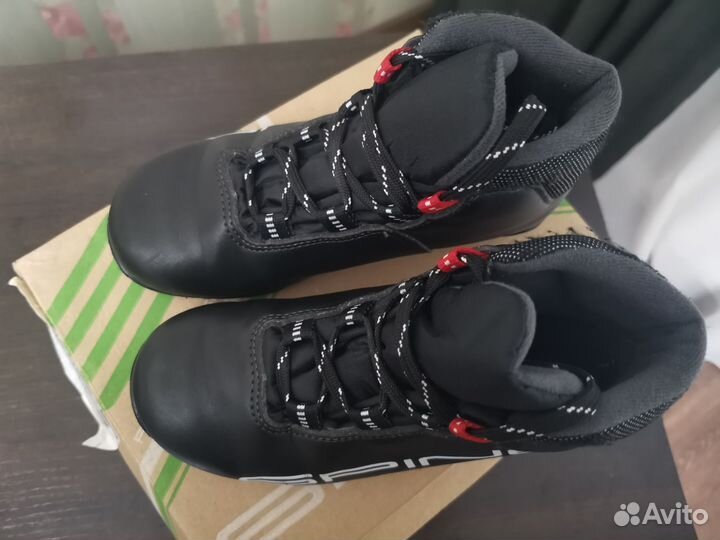 Лыжные ботинки размер 34