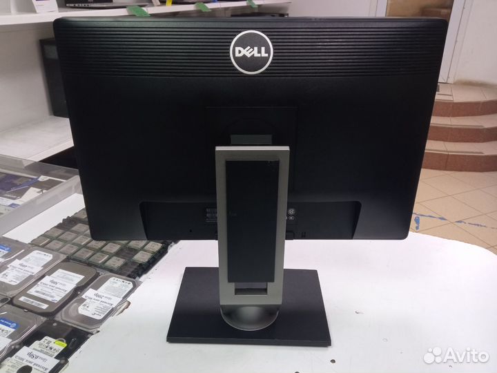 Монитор Dell P2213