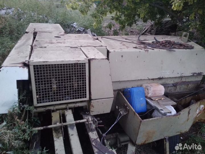 Пресс-подборщик Fortschritt К-454, 1983