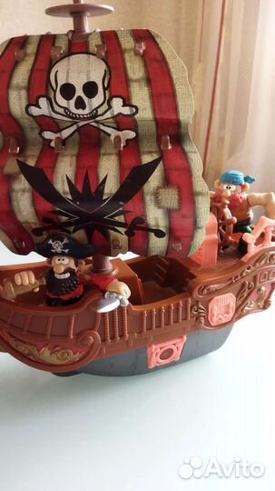 Пиратский корабль