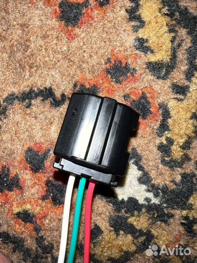 Разъем фишка датчика положения кузова Mitsubishi