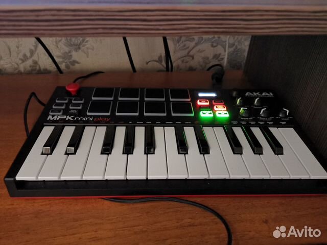 Купить концерт на авито. Akai MPK Mini mk3. Akai Mini mk2. Akai Midi Keyboard MPK Mini mk3 красная. Akai MPK Mini mk2 vs mk3.