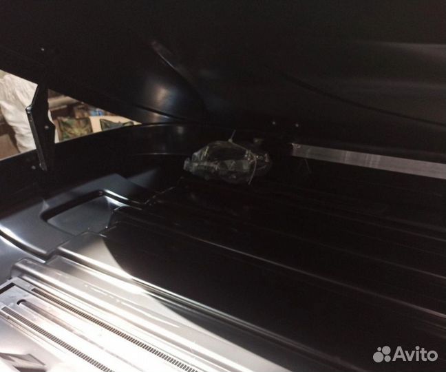 Автомобильный бокс на крышу