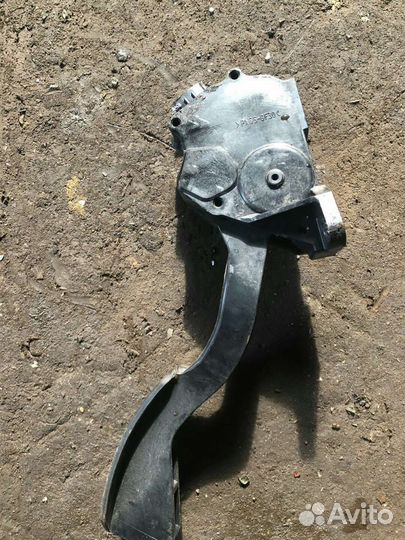 Электронная педаль газа Toyota Camry 7