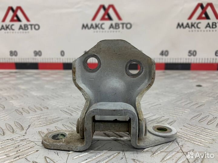 Б/У петля двери передний левый Mazda Demio DW3W B3