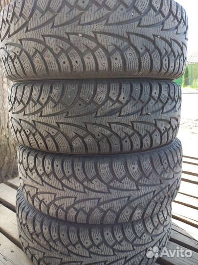 Hankook Winter I'Pike W409 215/60 R17