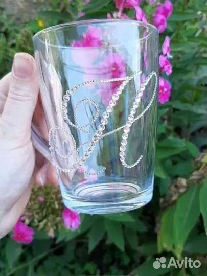 Чайная кружка с инициалами из страз