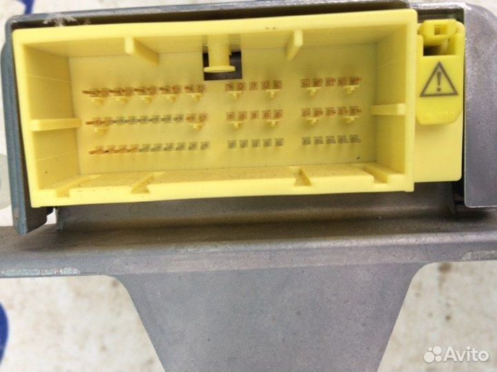 Блок управления системой безопасности Subaru