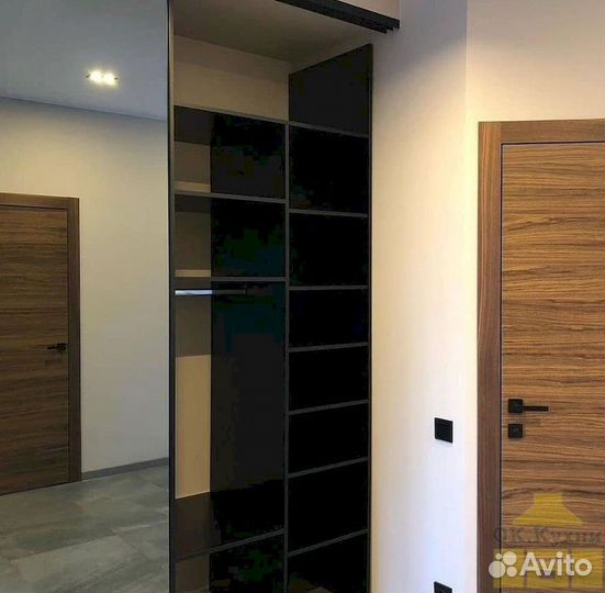 Зеркальный шкаф