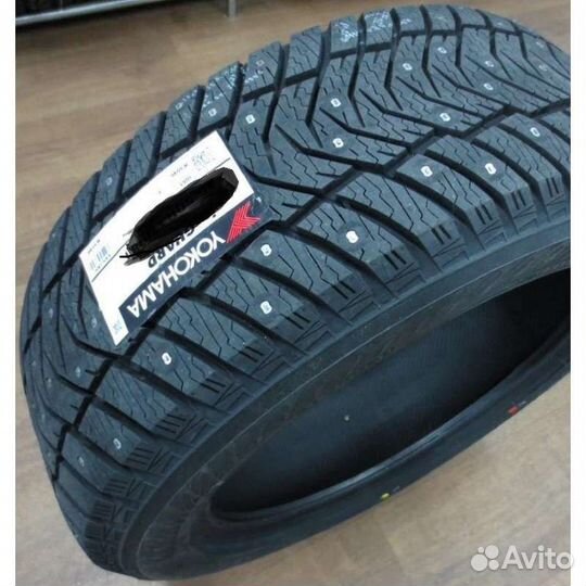 Yokohama Ice Guard IG65 235/45 R18 98T