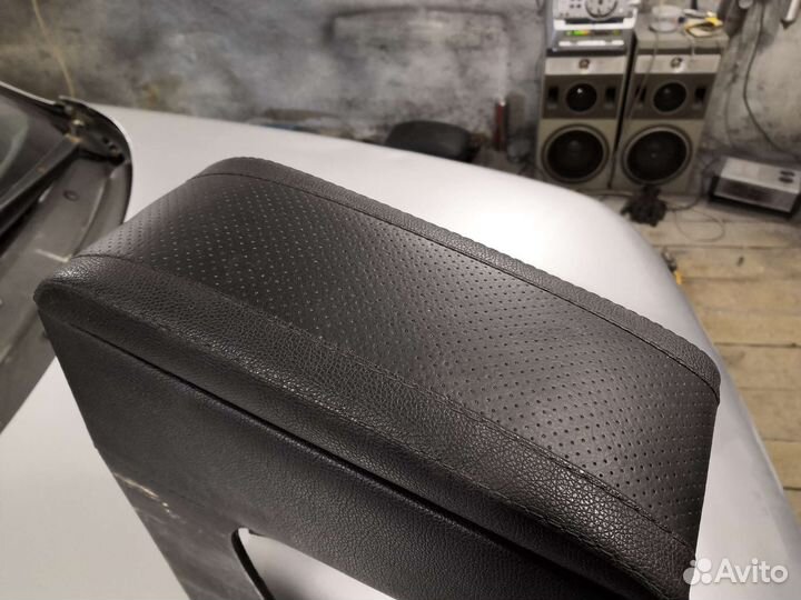 Подлокотник для ваз 2110 2112 2111